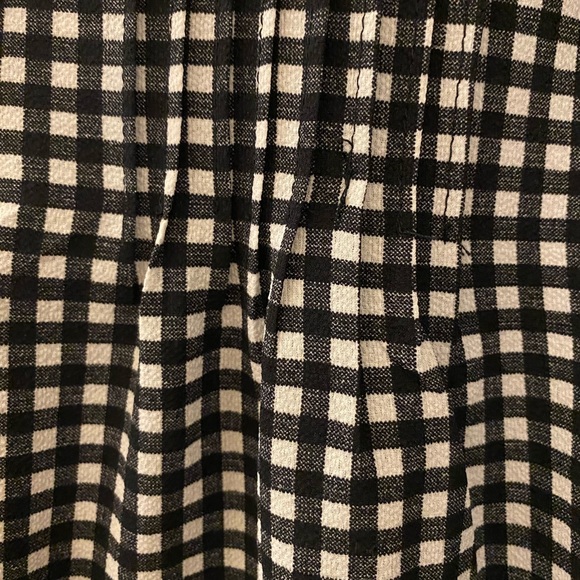 Black and white checkered blouse with 3/4 sleeves - Picture 8 of 9